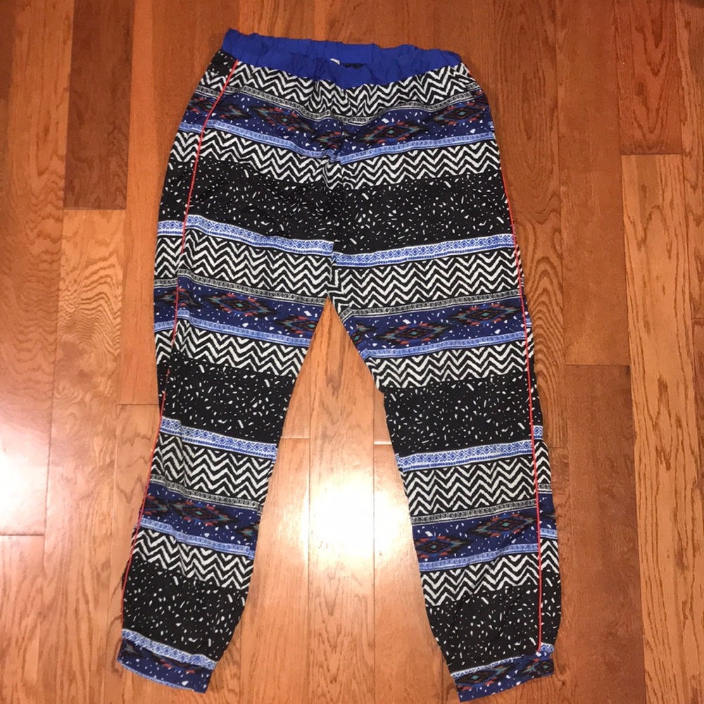 5/$30 Love Marks multicolor jogger size M
